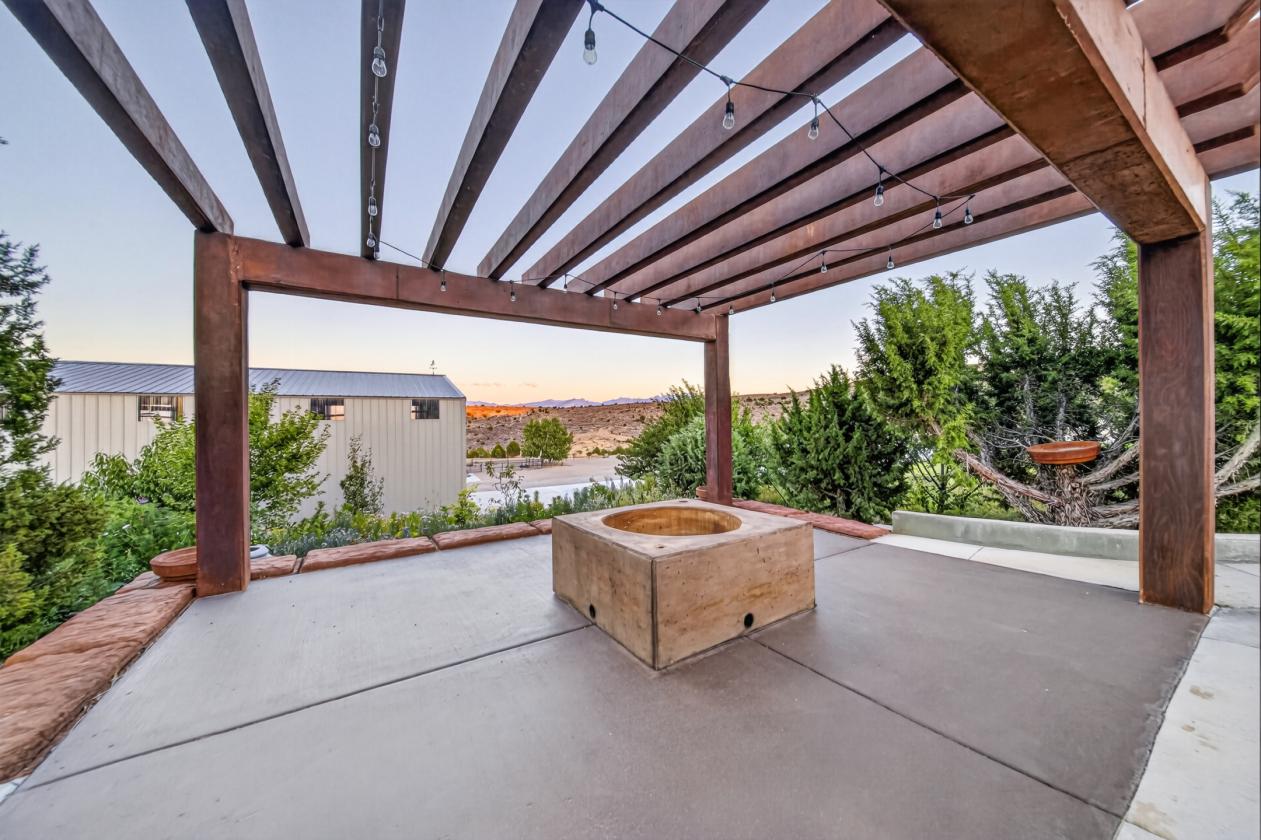 Masterfully crafted equestrian estate for sale. - photo 22