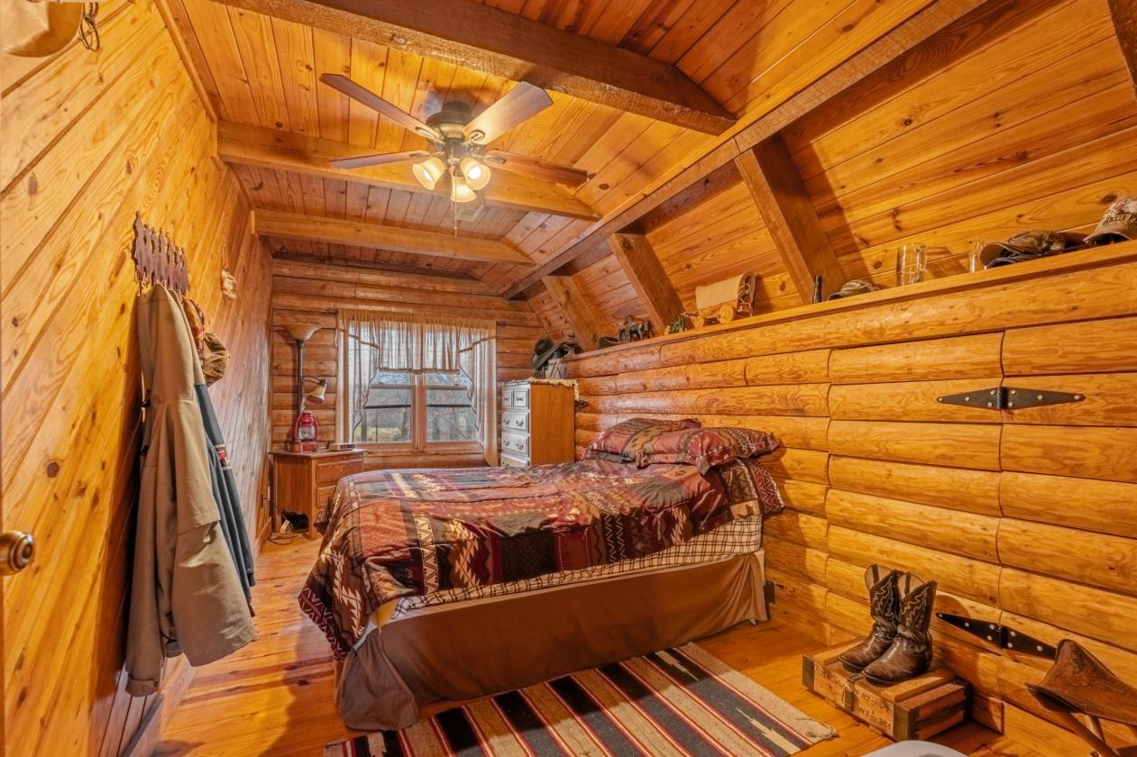 REAL LOG HOME on 12 Unrestricted Acres - photo 15