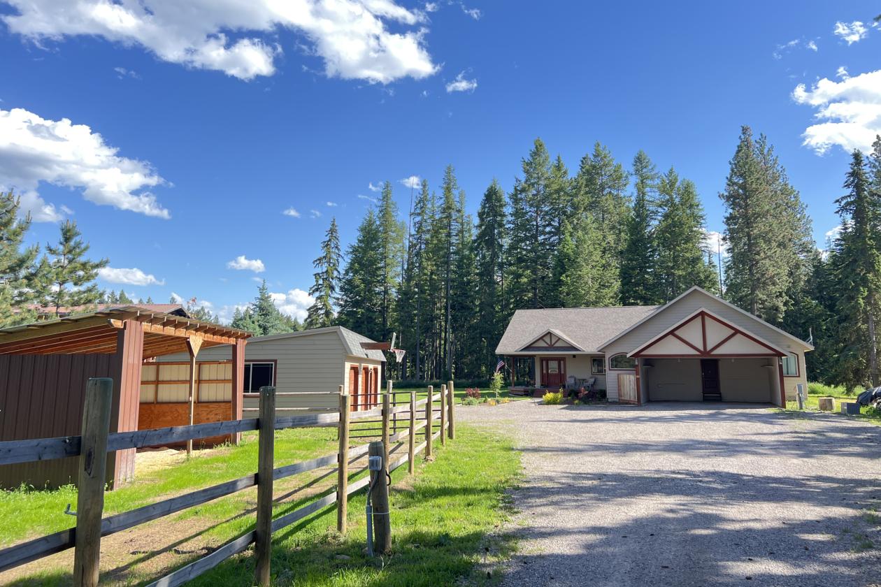 Horse Ranch Near Glacier National Park | Mountain Views! - photo 3