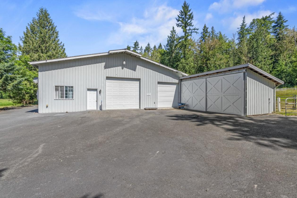 Luxury Horse Property on 10+ Acres - photo 27
