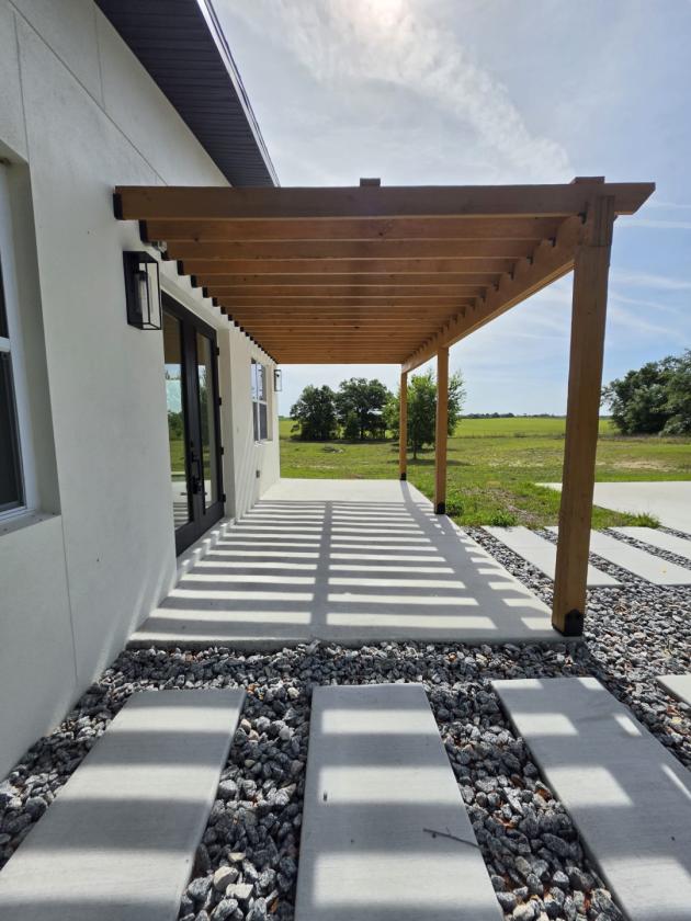 MODERN EQUESTRIAN RETREAT WITH SWEEPING PASTURE VI - photo 9