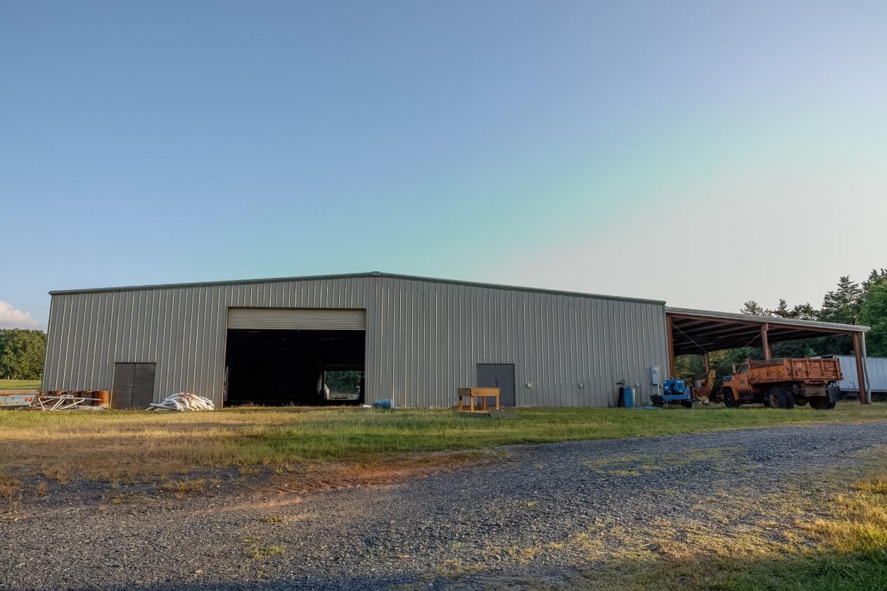 Heated Indoor 67 Acre Horse Training Facility - photo 9