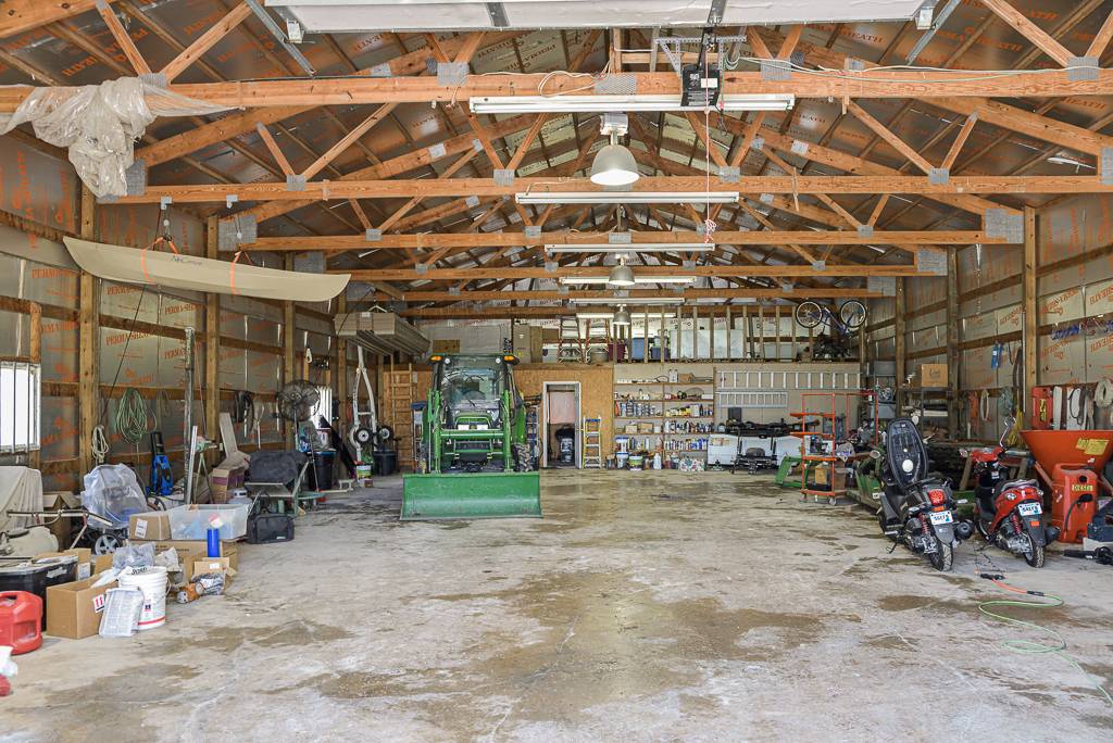 Exquisite Custom Ranch on 81.7 Acres - photo 27