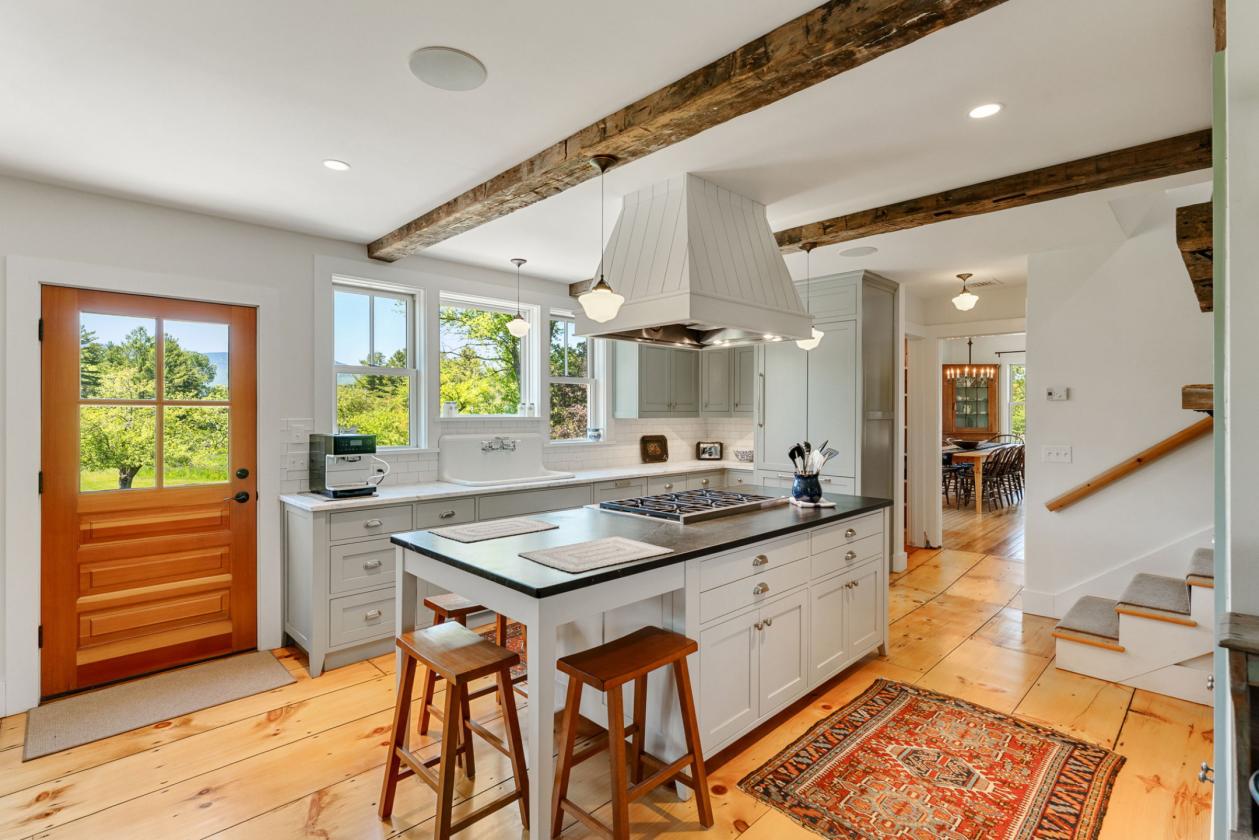 Equestrian estate with gorgeous Sugarbush views - photo 6