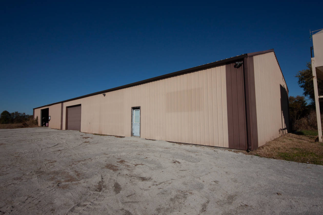 Custom Log Home and Large Building on 40 Acres Clinton, Henry County