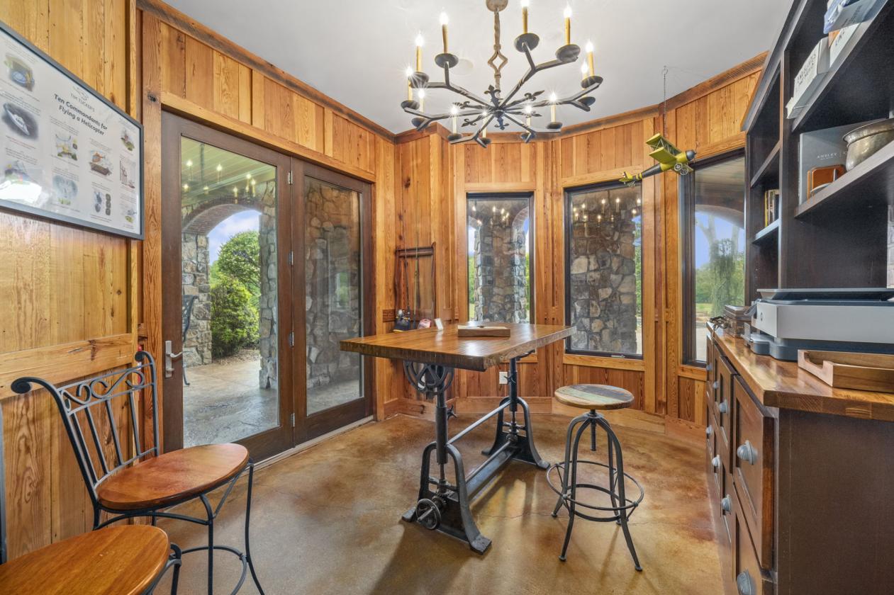 Luxury Estate on 2022 Acres with Helicopter Hangar - photo 25