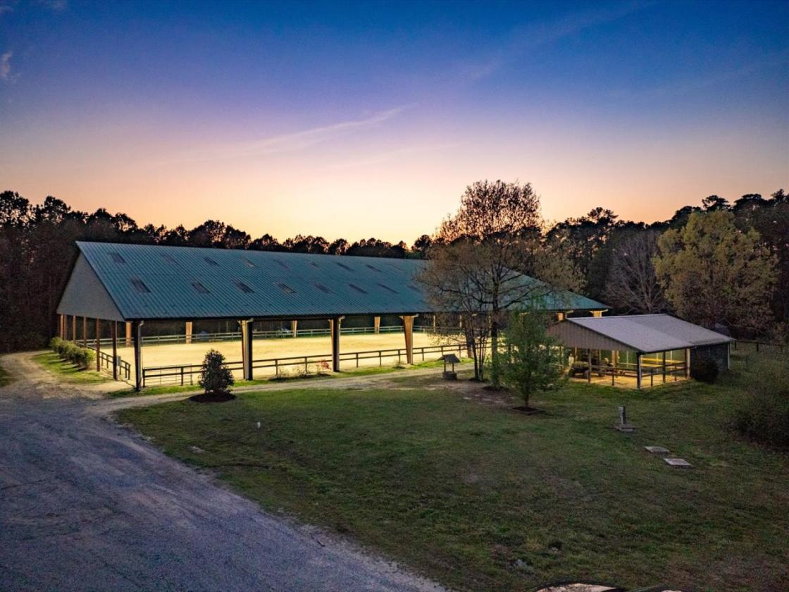 Exceptional Turnkey Equestrian Farm - photo 25