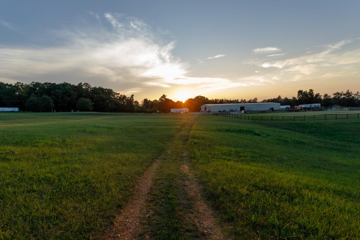 Heated Indoor 67 Acre Horse Training Facility - photo 25