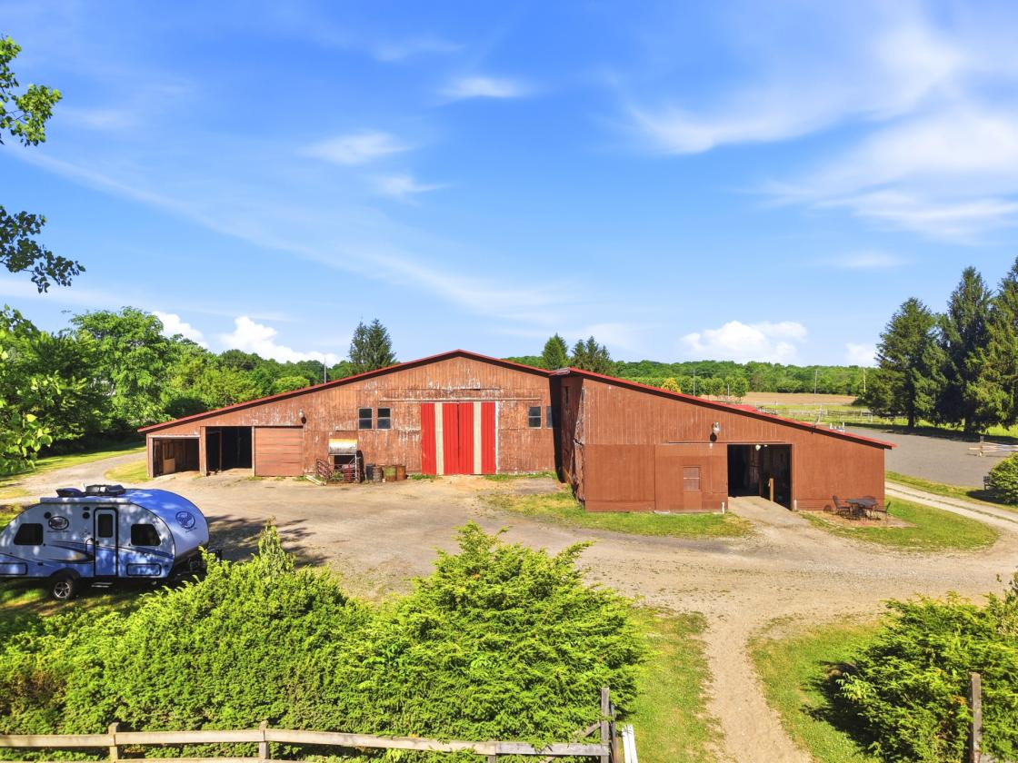 Rare 10-acre equestrian property in Geauga County - photo 15