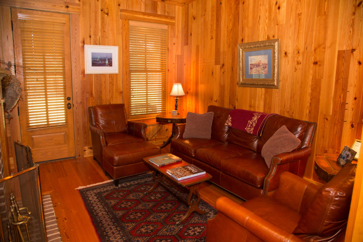 Historic Ardmore Farms private, extremely diverse property 352