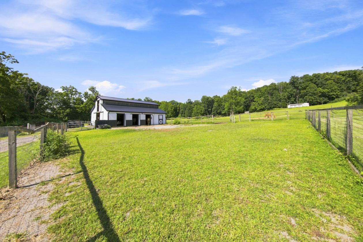 Equestrian Haven: Pool, Barns, Paddocks & More - photo 22