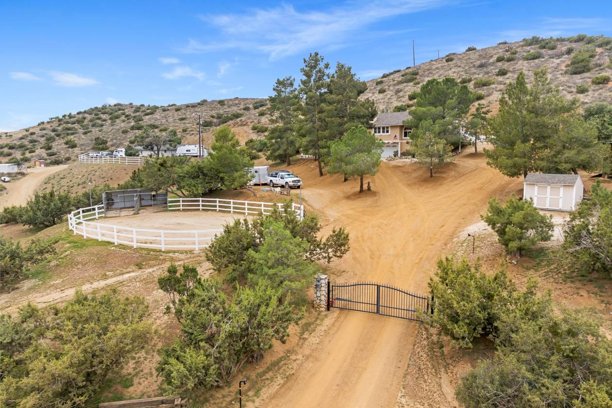 Horse Property for sale.