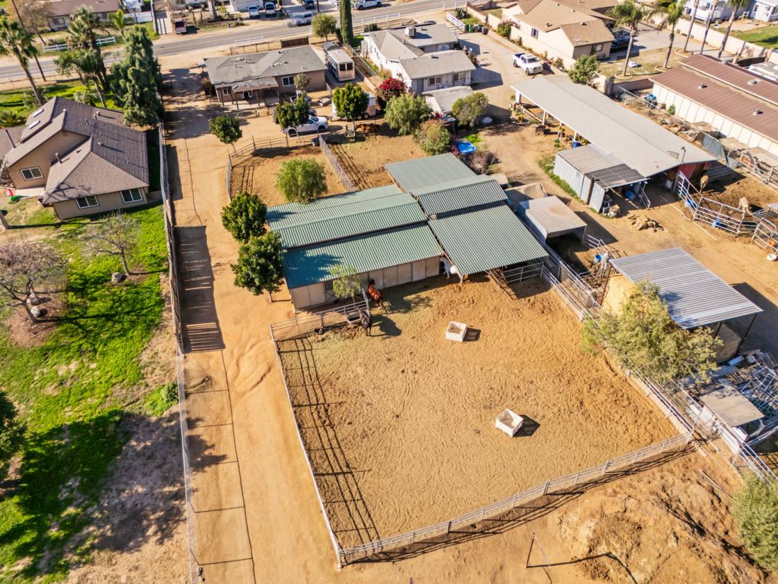 Horse Ranch w/ Arena, Barns, & RV Hookups - photo 31