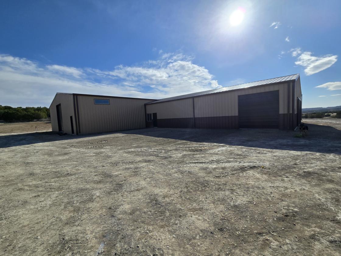 Custom Bardominium Home, New Barn, Indoor Arena! - photo 26
