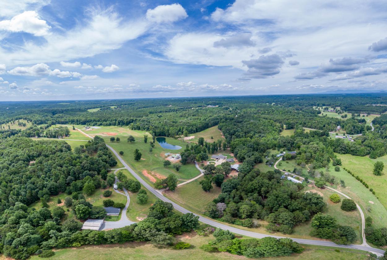 FANTASTIC EQUESTRIAN PROPERTY - photo 8