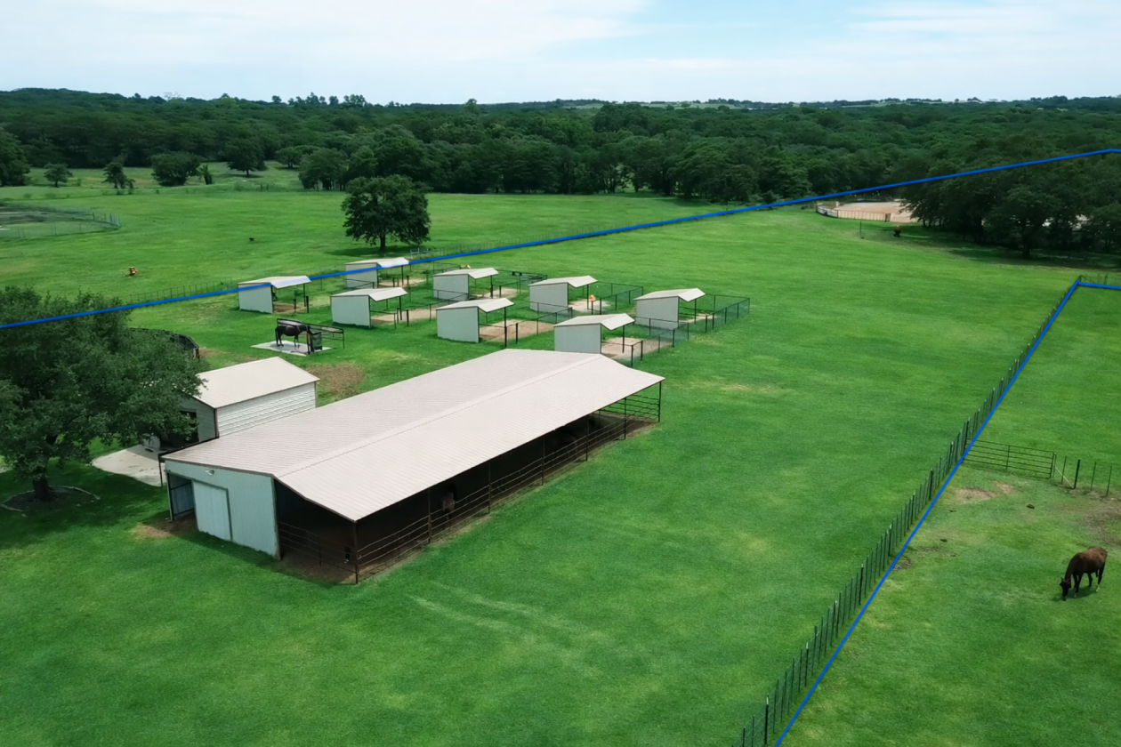 Turnkey 9.58 Acre Equine Facility - 2 Homes - photo 10
