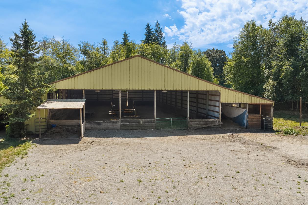 Private 13 Acre Country Estate - photo 8