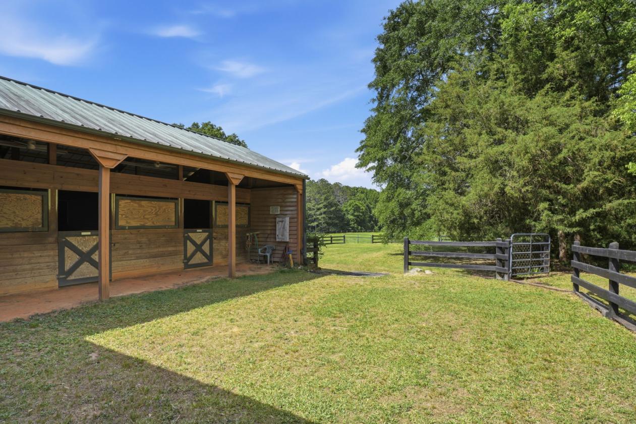 Breathtaking +/-16-Acre Equestrian Estate - photo 17