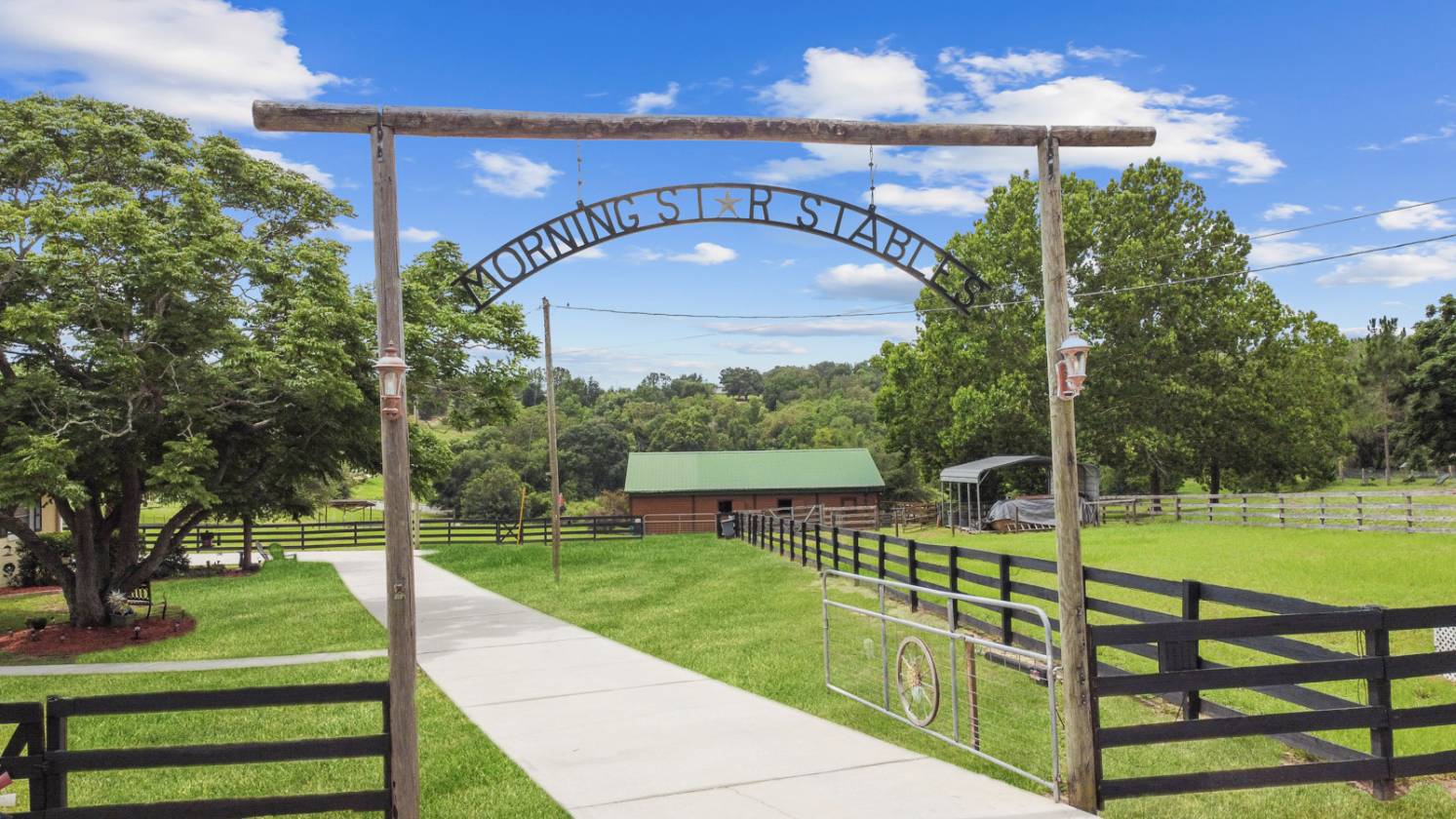 Horse Property for sale.