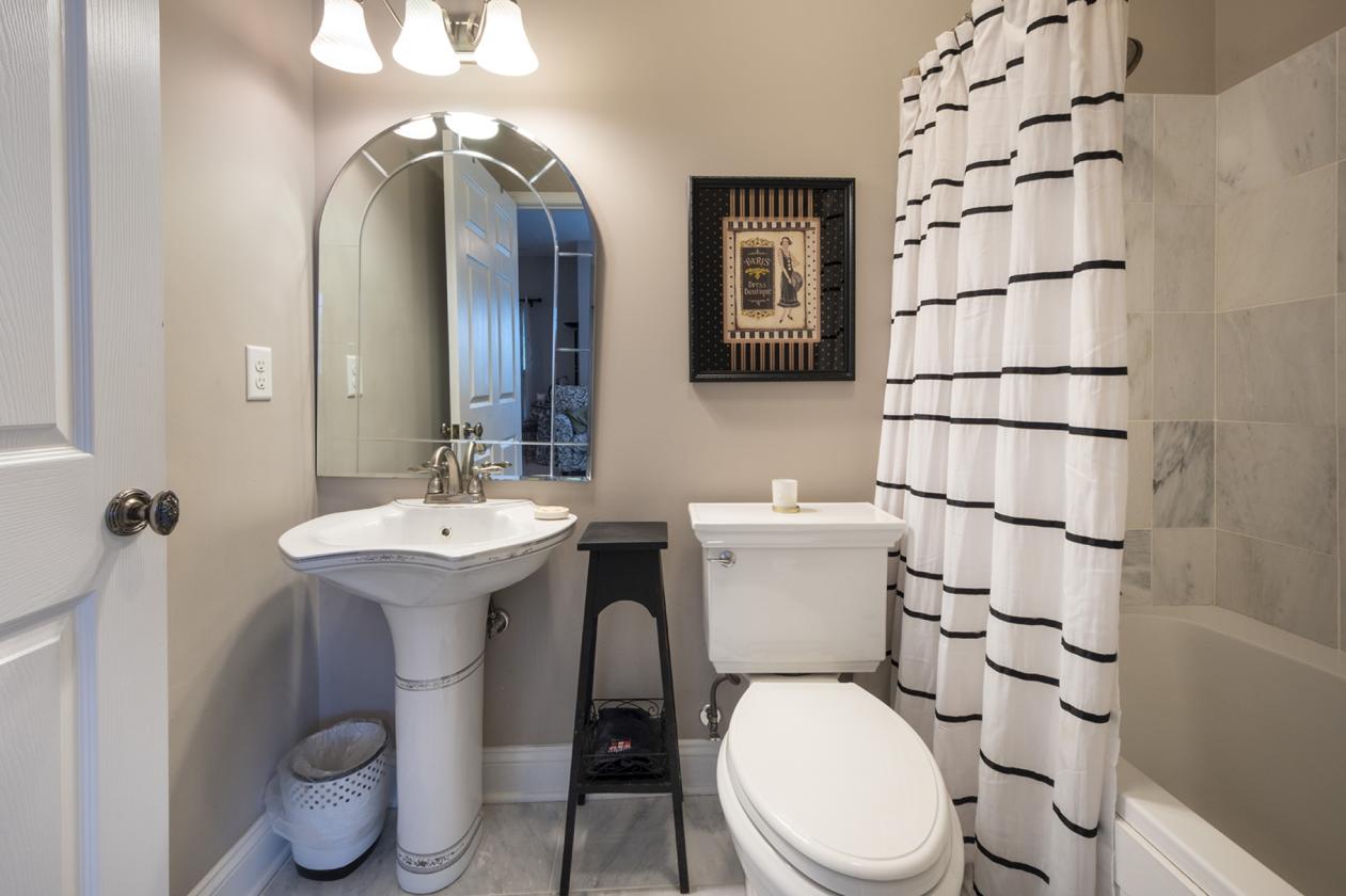 LUXURY HOME IN AMAZING EQUESTRIAN COMMUNITY - photo 20