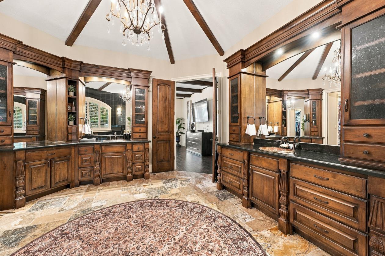 11+ Acre Premier Luxury Horse Property - photo 13
