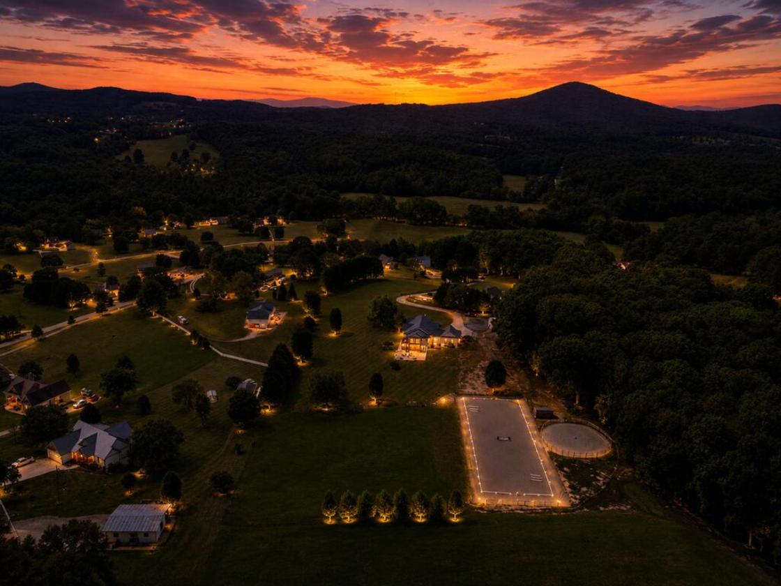 Mountain Equestrian Estate on 7.84 Acres - photo 29