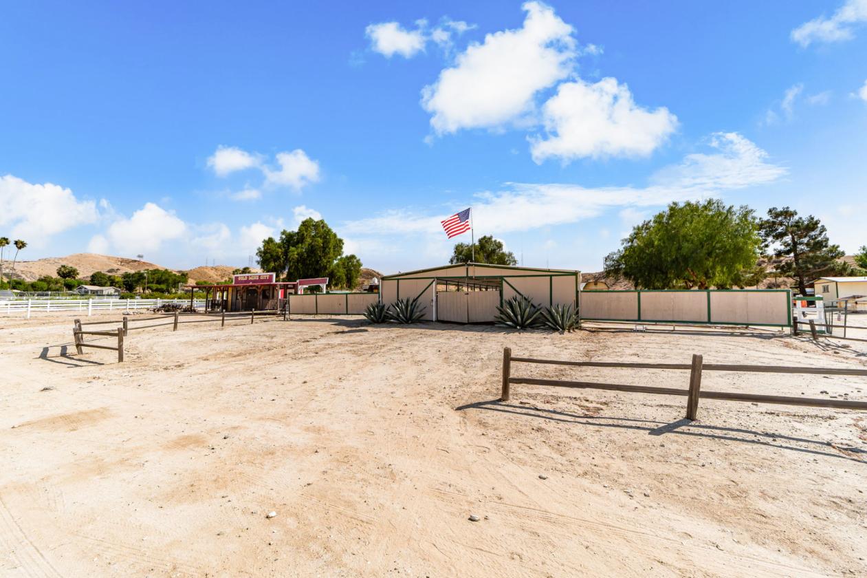 16 Acre Redlands Ranch - photo 29