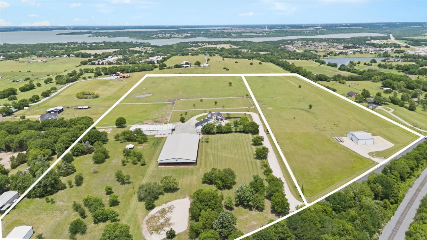 AMAZING HORSE PROPERTY 44+ ACRES - photo 1