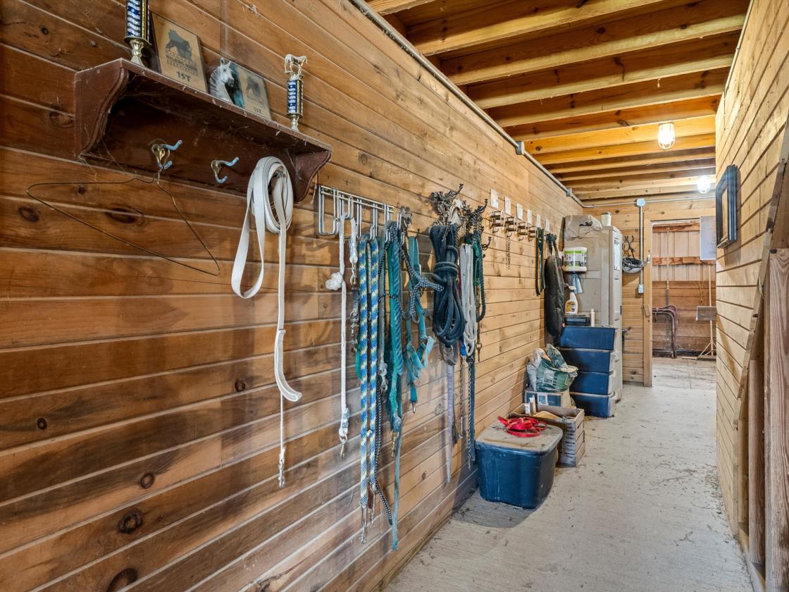 15 Acres Equestrian Living – Barn Arena Round Pen - photo 22