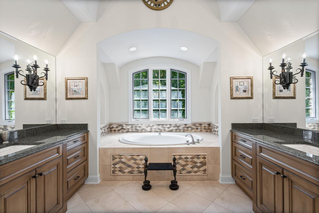 Luxury Estate with Equestrian Potential - photo 14