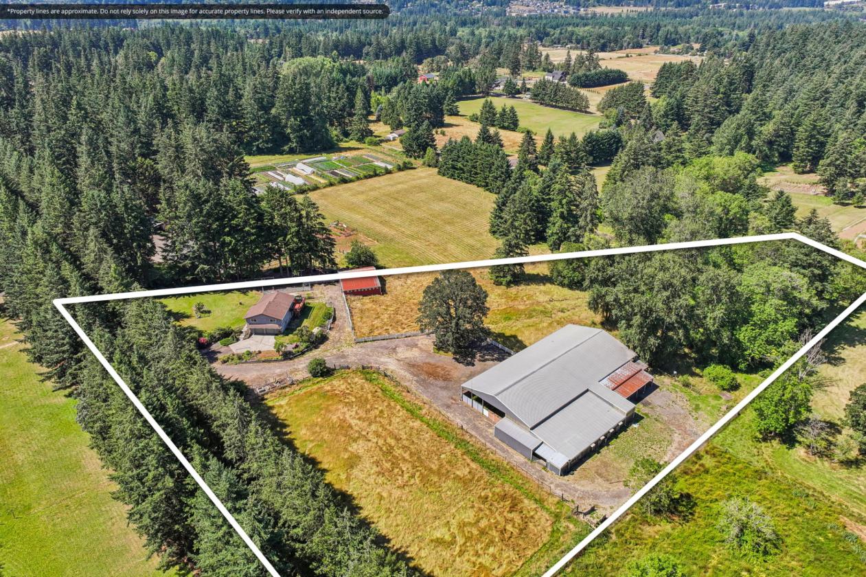 Covered Arena - 2 Barns - 5.66 Acres - photo 1