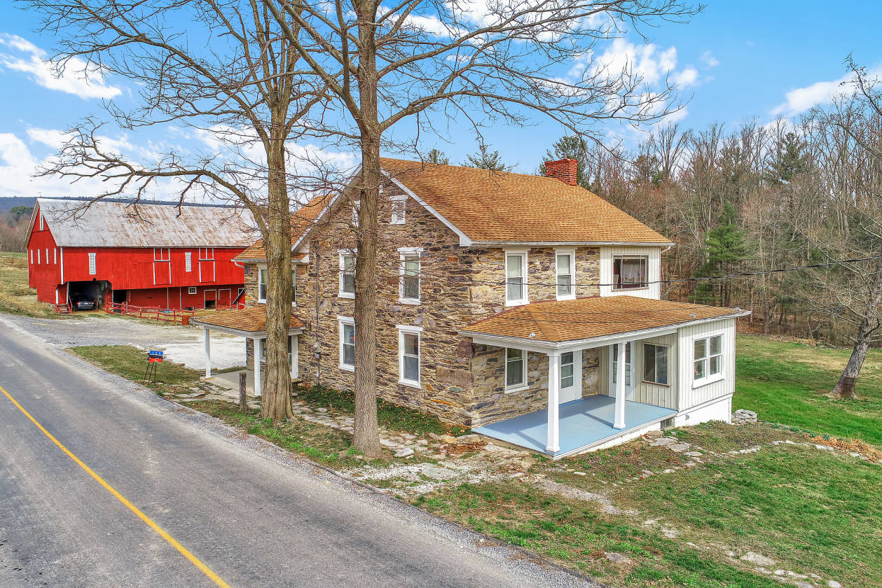 1815era Stone Farm House on 5.5+ Acre Farmette near Historic
