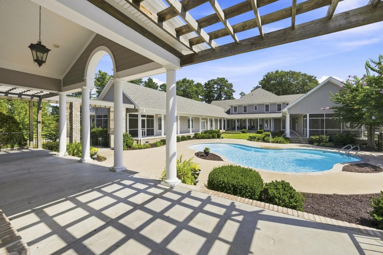 Meticulously Maintained Private Southern Estate - photo 26