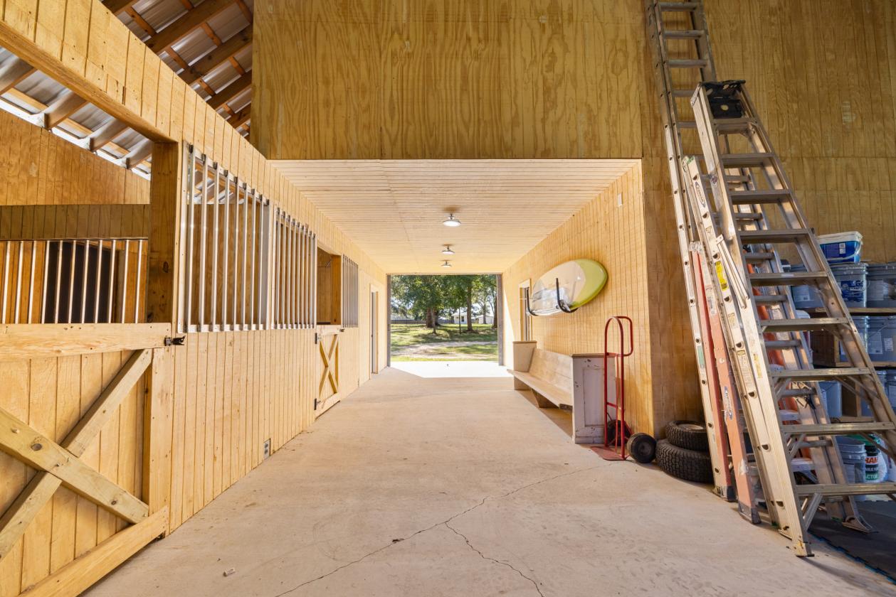 Modern Farmhouse with 3 Stall Barn on 20 Acres - photo 7