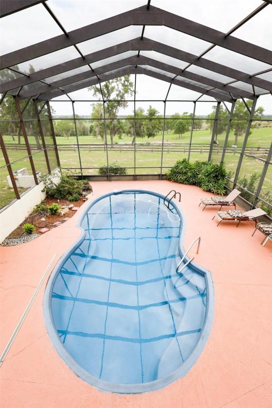 A BEAUTIFULLY SECLUDED 30 ACRE EQUESTRIAN ESTATE - photo 26