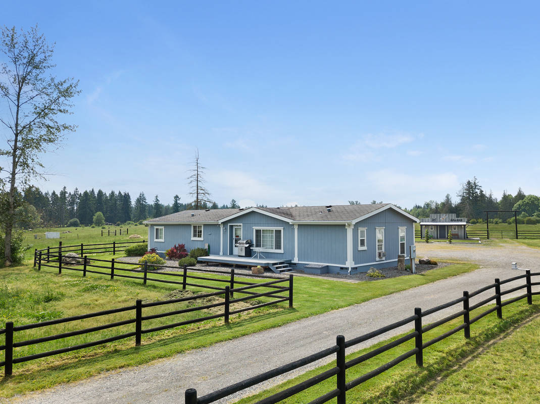 Country Living at its Finest with 2 Homes on 46... Yelm, Thurston