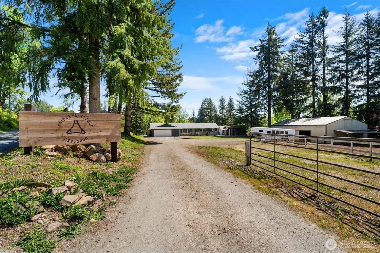 Horse Property for sale.