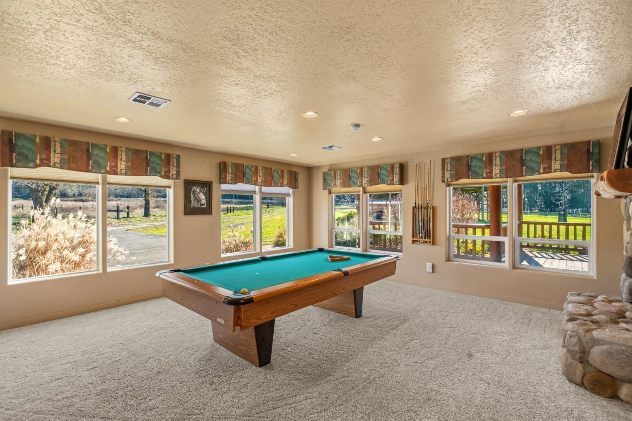 Amazing Horse Property in Southern Oregon - photo 20