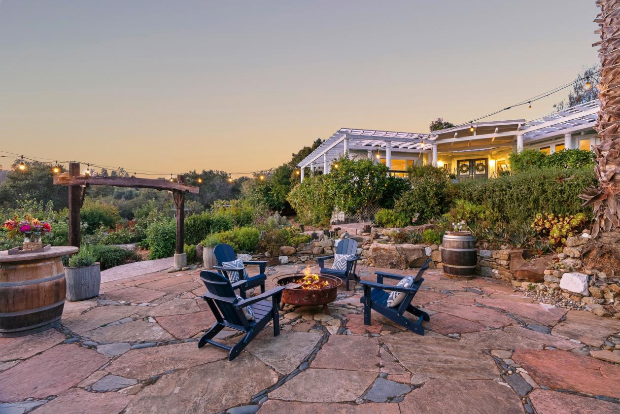 Rare Equestrian Estate on 5.9 Acres - photo 7