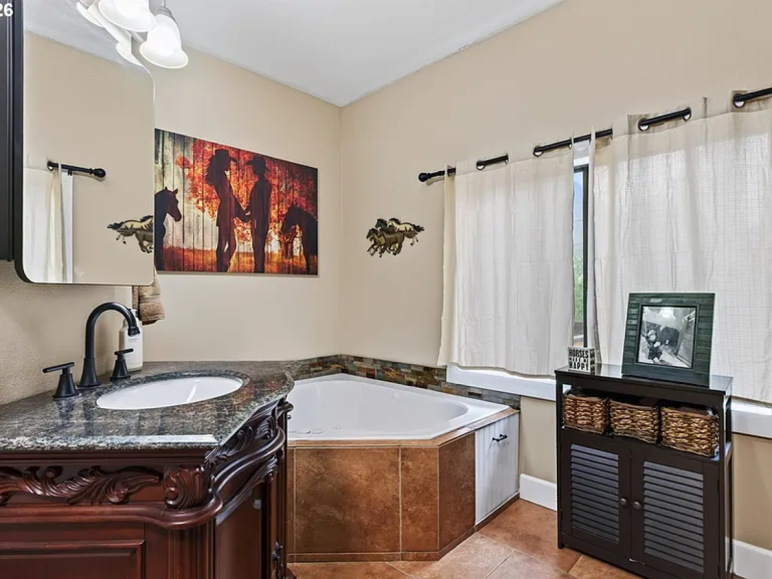 Luxury Equestrian Estate with 35 Stalls! - photo 12
