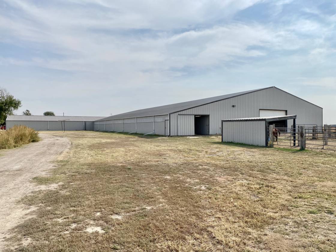 Beautiful Western Kansas Horse Property with Indoor/Outdoor Arenas