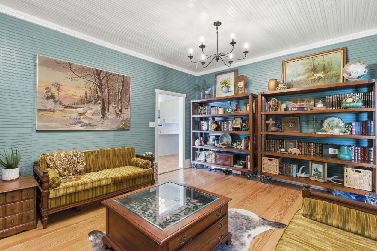 Luxury Hill Country Farmhouse | 10 Acres - photo 13
