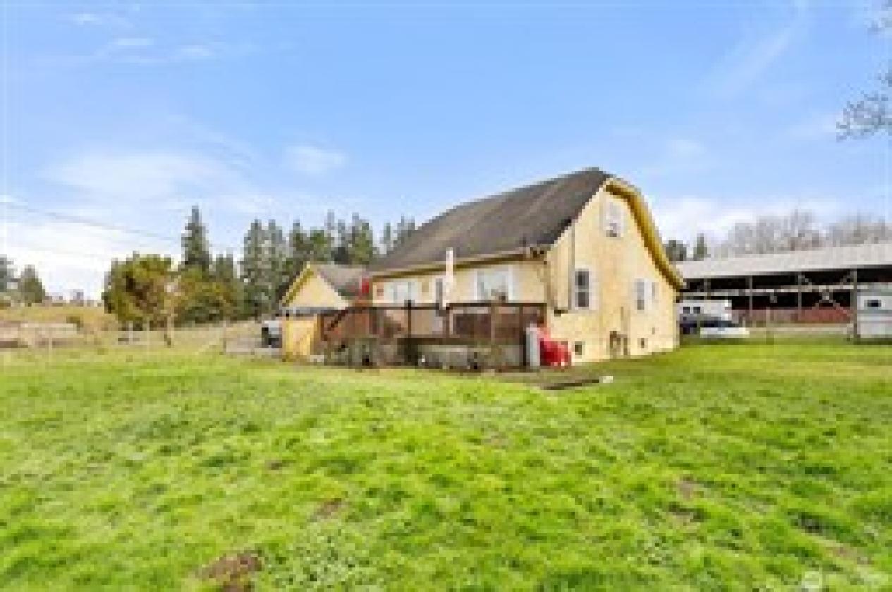 ESTABLISHED 10- ACRE EQUESTRIAN BOARDING OPERATION - photo 26
