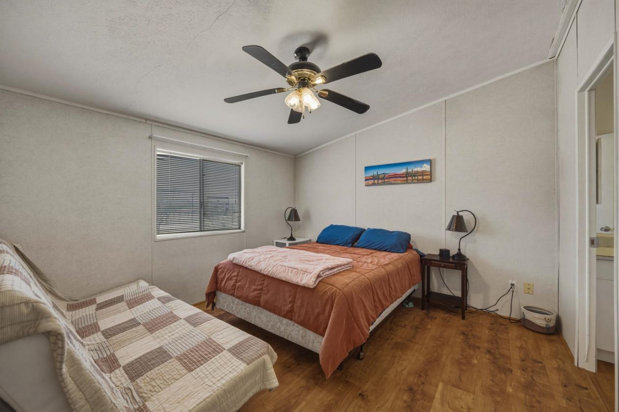 Affordable, clean, move in ready horse property! - photo 21