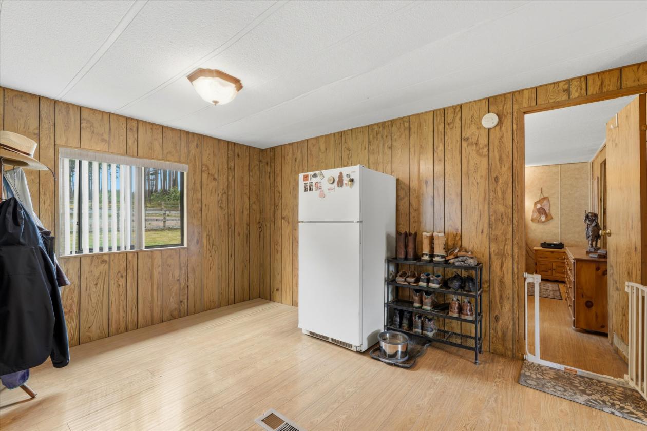 9.11 Acres with 8 Stall barn & Indoor Arena! - photo 9
