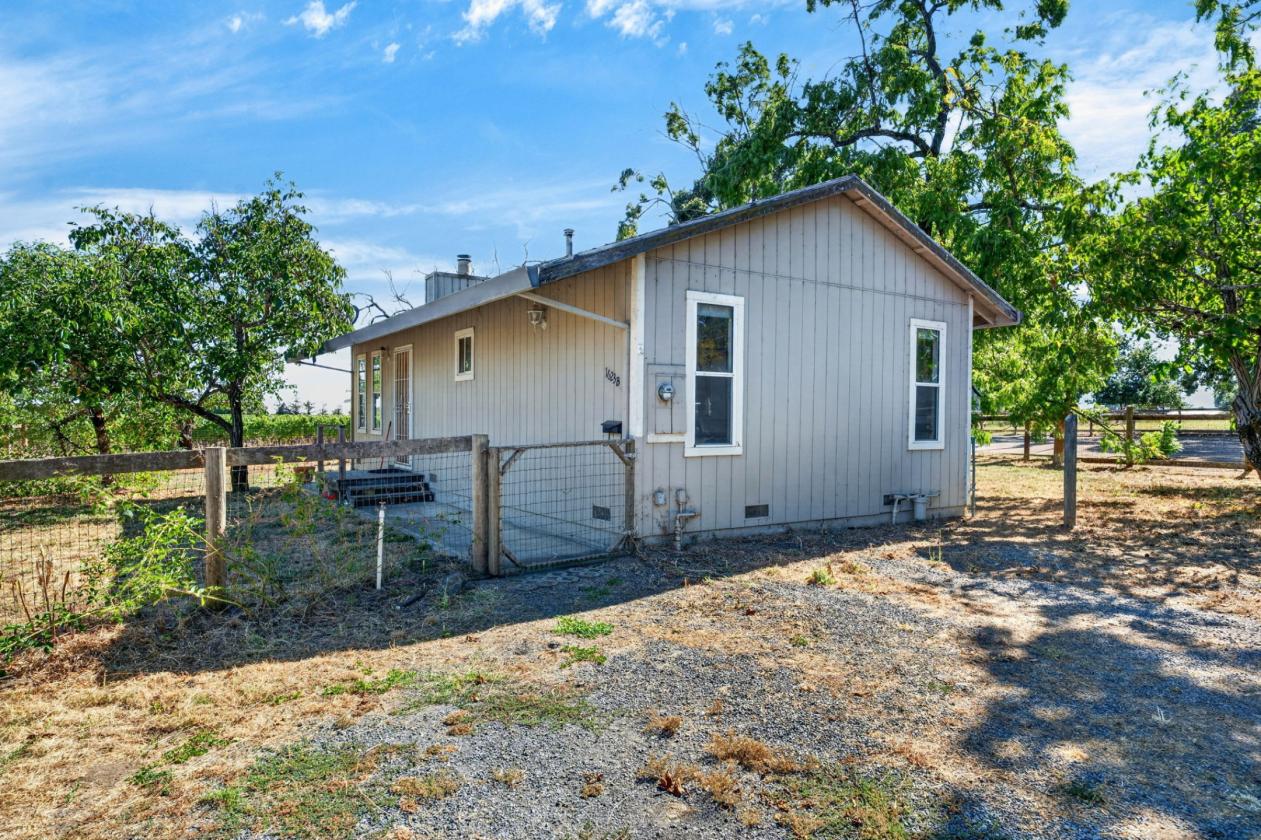 Horse property for sale with an ADU - photo 5