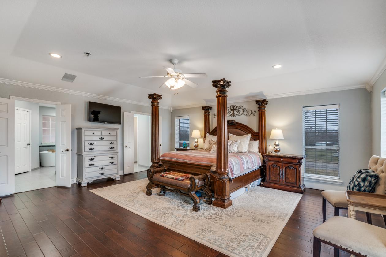 Gorgeous home on 23+ acres, ready for your horses. - photo 12