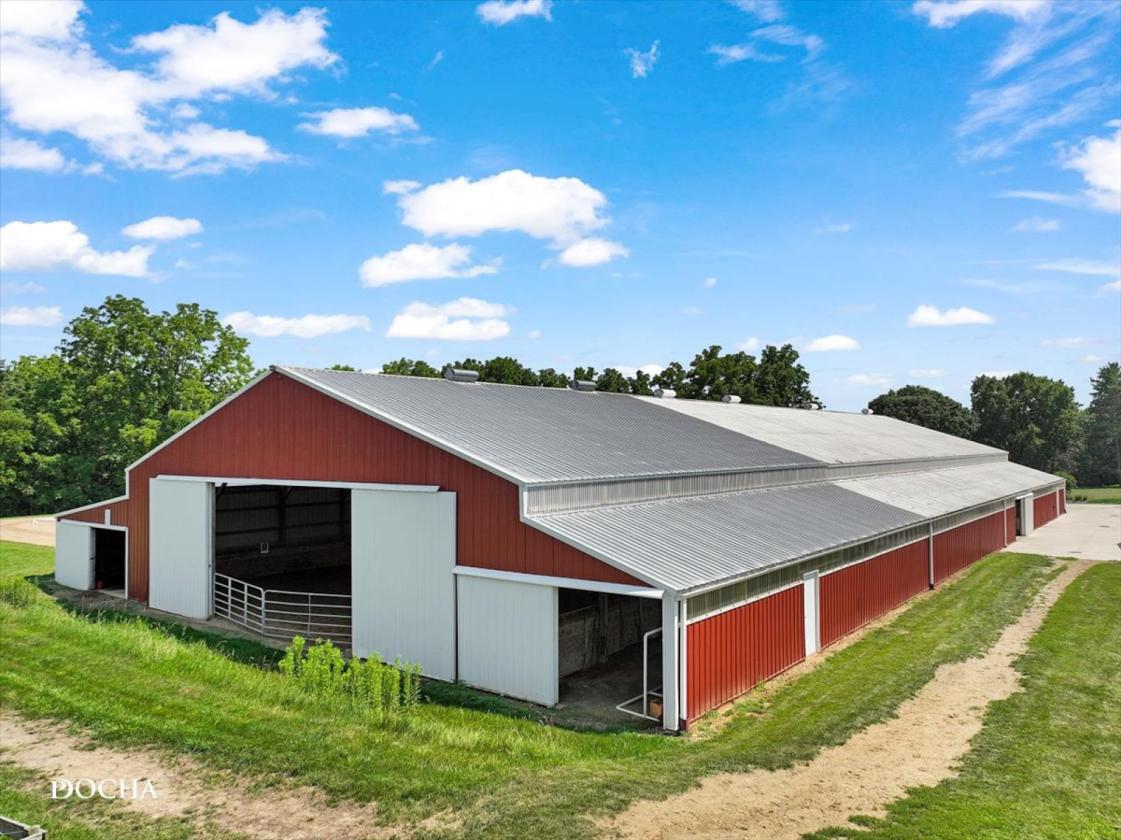 Private Listing - 28 Acre Equestrian Facility! - photo 7