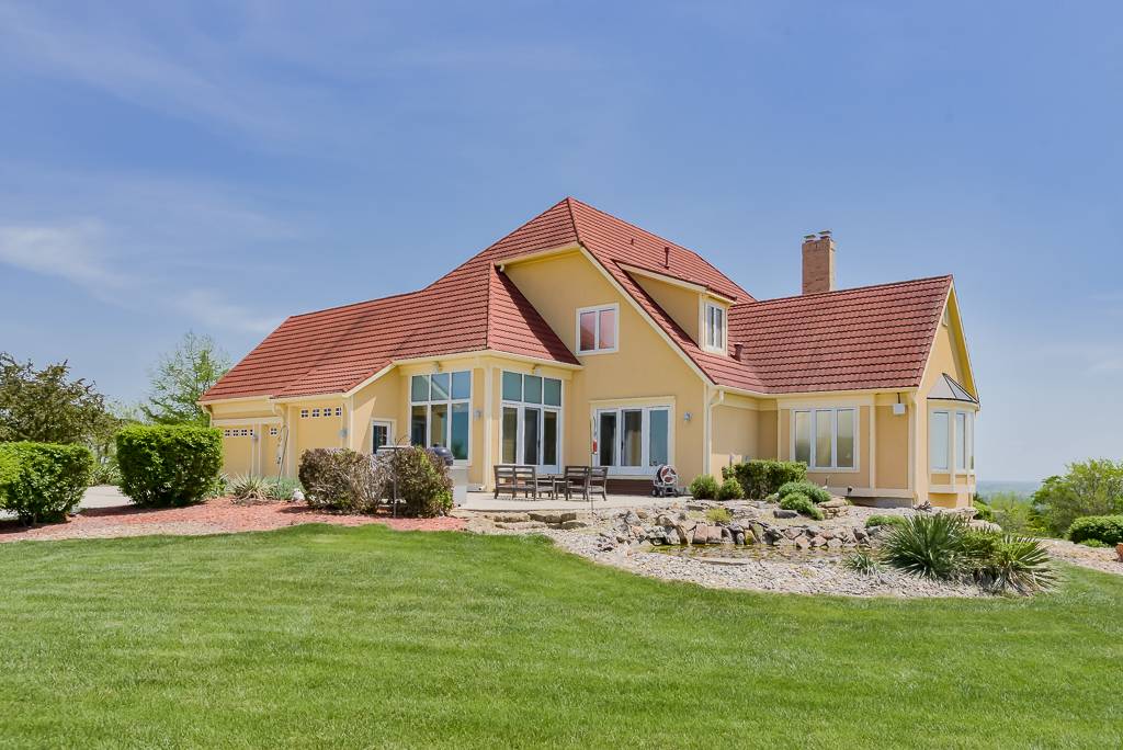 Exquisite Custom Ranch on 81.7 Acres - photo 4