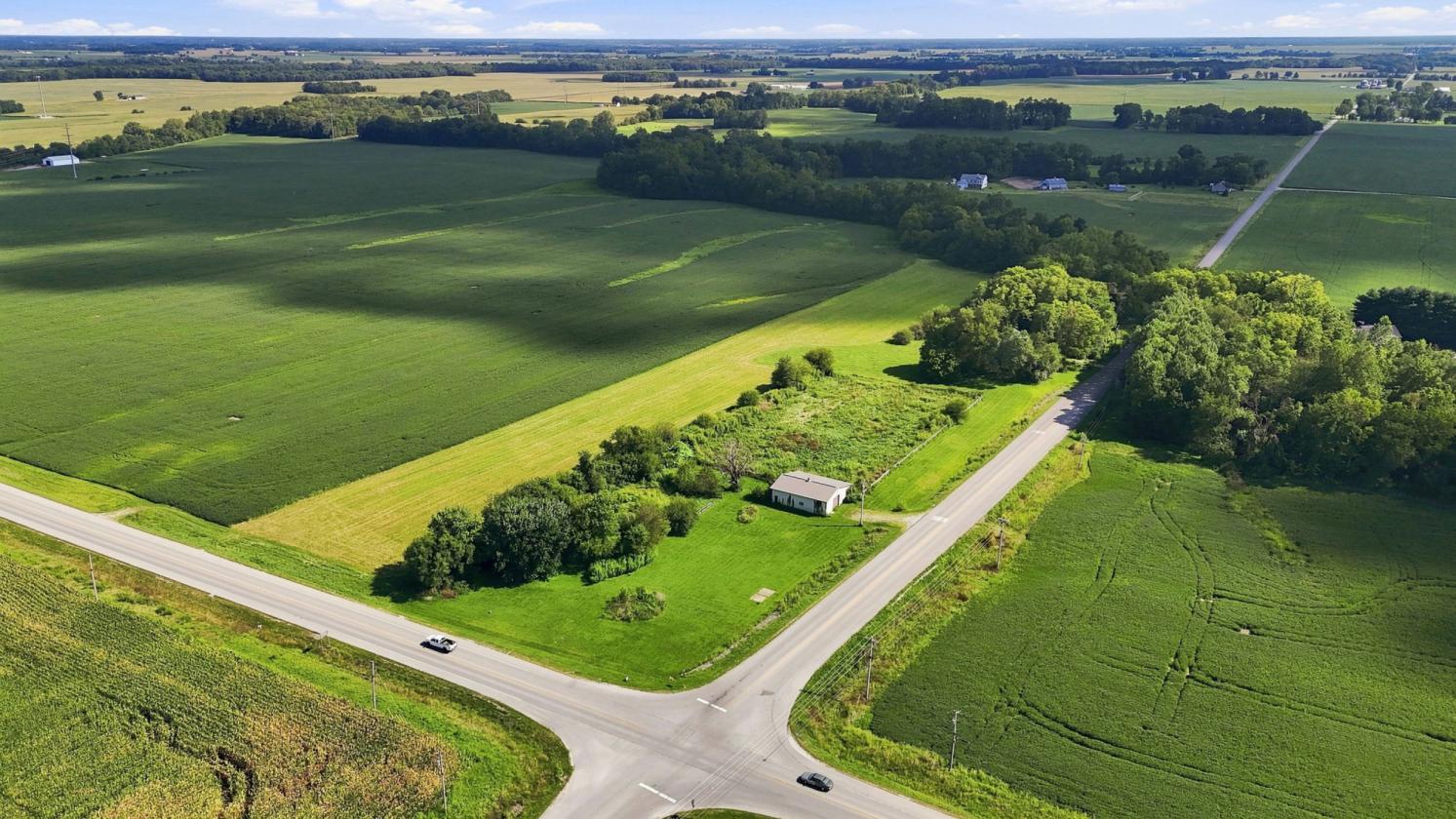 21.49 acres w/ move-in ready home & horse barn - photo 26